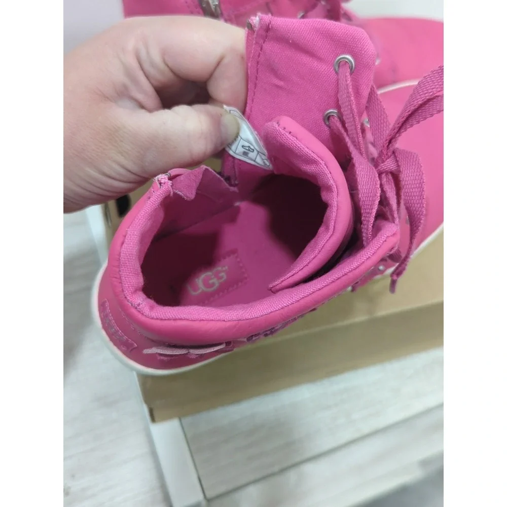 UGG Australia Girls Schyler Petal Pink Leather High Top Sneakers Size 5 1019804K
